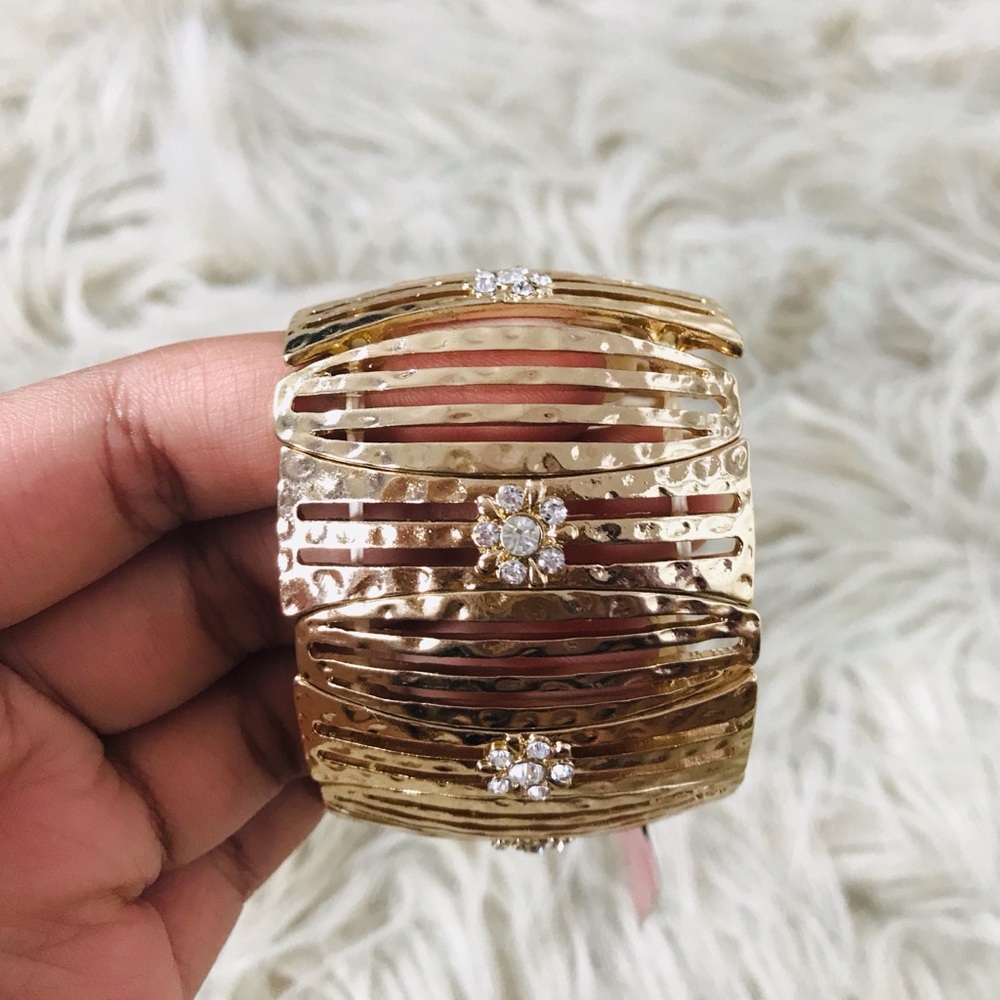 Gold Flower Patterned Stretch Cuffed Bracelet